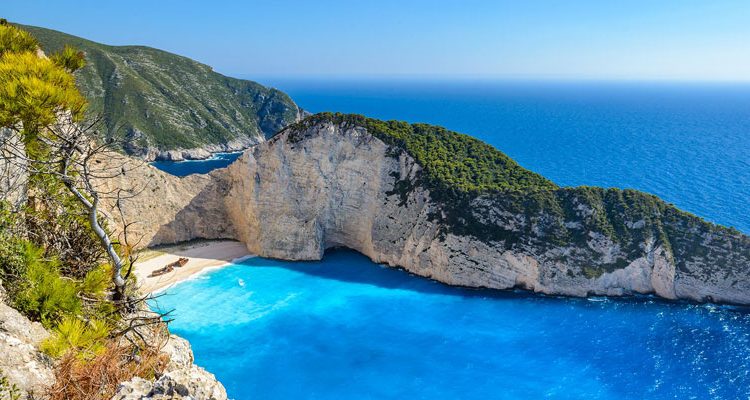 Zakynthos, insula greceasca plina de culoare